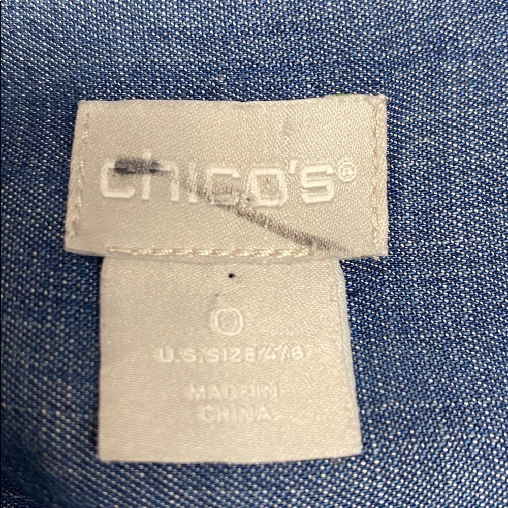 Chico’s Blue Denim Tencel Tunic Top Coastal Cottagecore Size Small - Picture 2 of 10